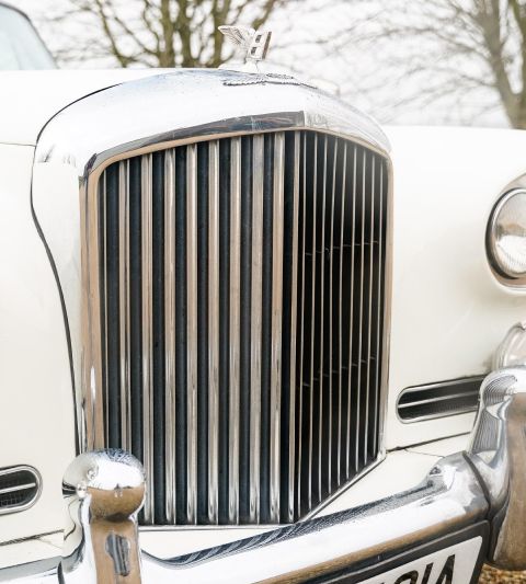 A detail image from a classic {{$manufacturer}}