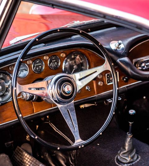 A detail image from a classic {{$manufacturer}}