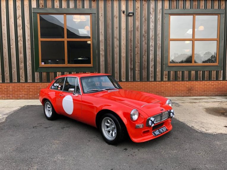 MGB, MGB GT, MG Sebring, Sebring, MG race car, track car, V8, MG V8 engine, carandclassic, carandclassic.co.uk, motoring, automotive, classic car, retro car, british classic car, track car, race car