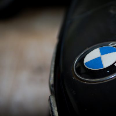 BMW, BMW E28, 520, 525e, 528i, M535i, M5, classic BMW, Barn find, badge