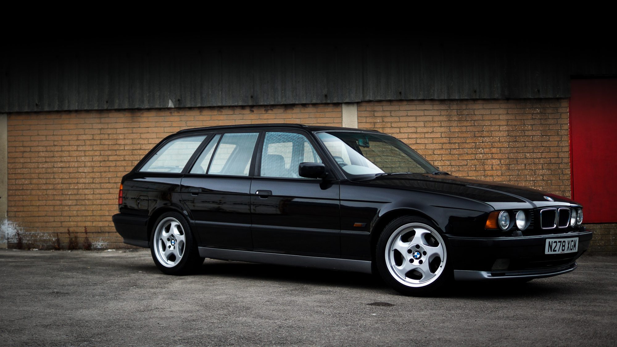 BMW E34 Touring – It's Top | Car & Classic