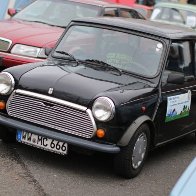 classic car show, really loud, Morris, Ford, Vauxhall, Humber, Warburg, Plymouth, Dodge, Poniac, Volvo, Austin, Renault, classic car meet, car show, Brackley classic car show, Brackley meet, carandclassic, carandclassic.co.uk