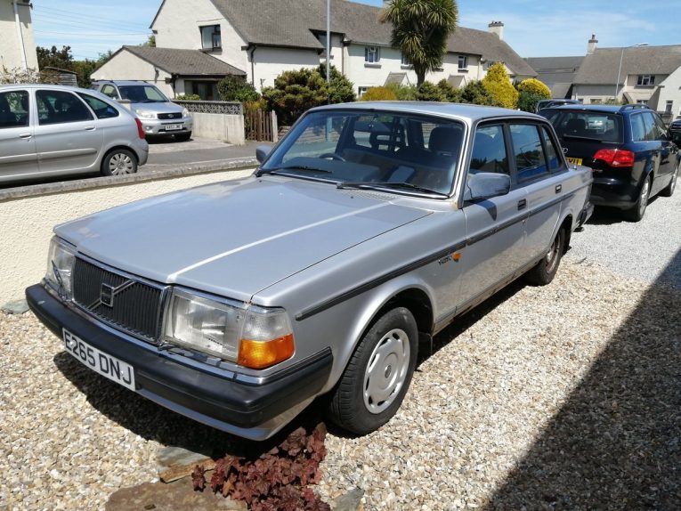 Volvo, Volvo 240, 240, classic car, retro car, project car, barn find, restoration project, bargain char, cheap classic car, motoring, automotive, classic, retro, carandclassic.co.uk, car and classic