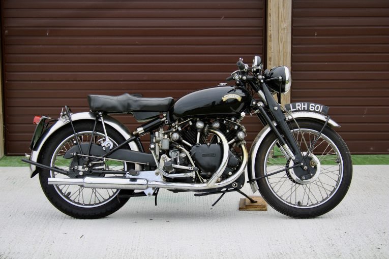 Black classic deals motorcycle