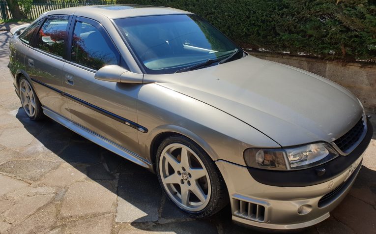 classic car, motoring, automotive, car and classic, carandclassic.co.uk, Vauxhall, Vectra, SRi, GSi, Vauxhall Vectra, V6, family car, 90s car, modified