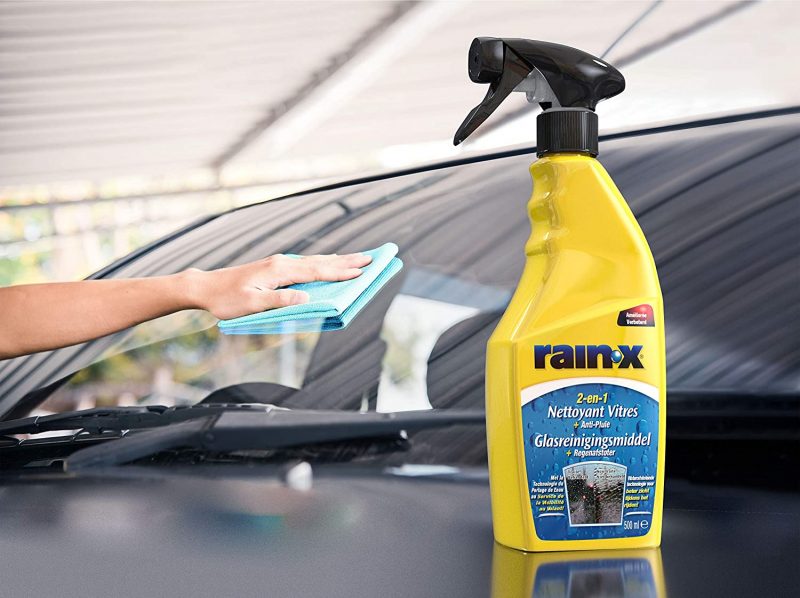 glass, glass cleaner, glass cleaner review, motoring, automotive, car care, car and classic, carandclassic.co.uk, rain x
