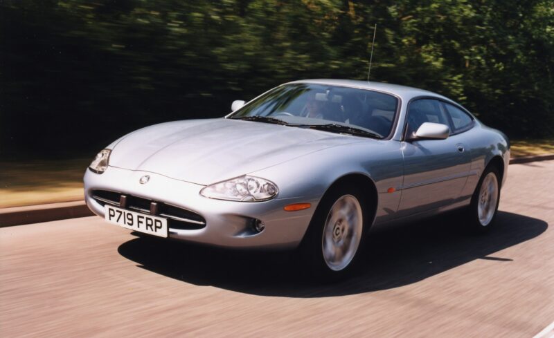 XK8, Jaguar, Jaguar XK8, Jaguar Coupe, Jaguar XK, V8, motoring, automotive, car and classic, carandclassic.co.uk, jaguar xk8 buying guide, classic car, retro car, modern classic