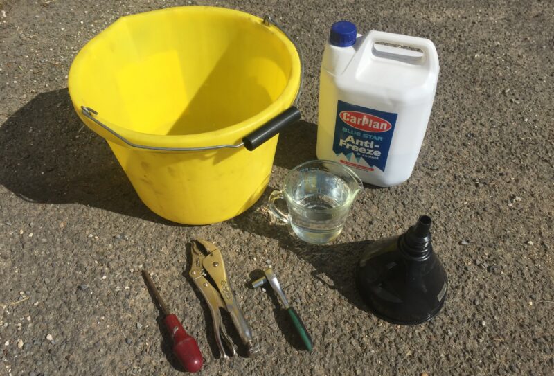 automotive, car repair, carandclassic, carandclassic.co.uk, classic car, DIY, home car repair, cooling system, home service, motoring, retro car, service, servicing, vehicle maintenance, antifreeze, coolant flush, coolant, how to