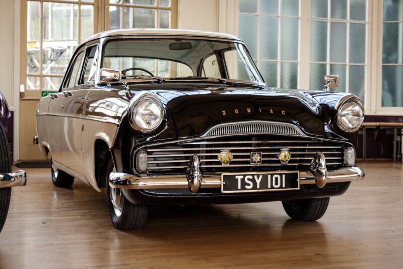 family, family car, motoring, automotive, ford zodiac, car and classic, carandclassic.co.uk, classic car, retro car, ford, zodiac, project car
