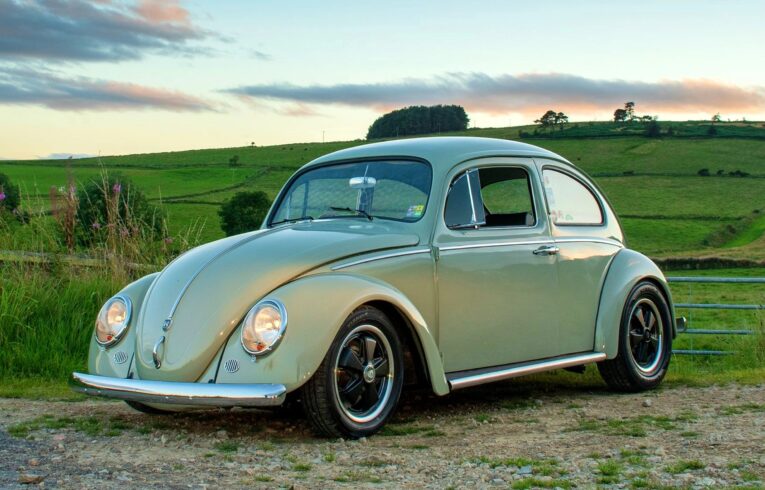 volkswagen beetle, volkswagen, beetle, VW, vw bug, bug, classic car, retro car, motroing, automotive, cal look, califronia look, classic, retro, custom, modified classic, car and classic, carandclassic.co.uk, motoring, automotive