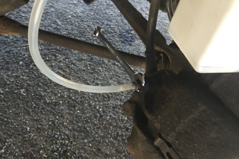 automotive, car repair, carandclassic, carandclassic.co.uk, classic car, DIY, home car repair, home service, motoring, retro car, service, servicing, vehicle maintenance, brakes, bleeding brakes, brake bleed, braking system, tutorial