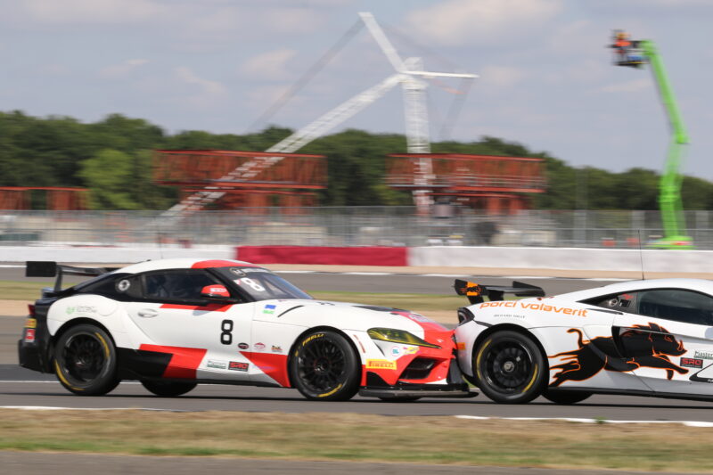 Silverstone Classic, Silverstone, Classic, motoring, automotive, car and classic, carandclassic.com, classic motorsport, austin, mini, austin healey, healey, jaguar, mercedes, cooper, bmw, ford, rs turbo, diana rs turbo, ferrari, porsche, classic motorsport event, silverstone classic 2022, classic, retro, high performance,