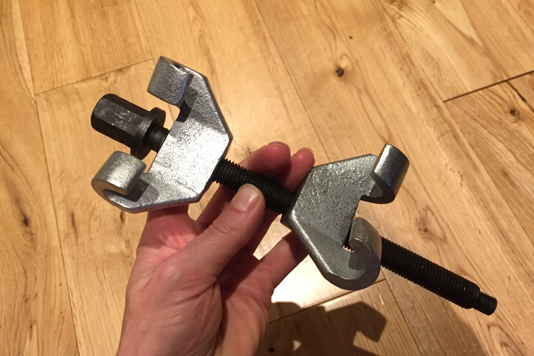 Hilka Coil Spring Compressor Kit Product Review Car & Classic Magazine