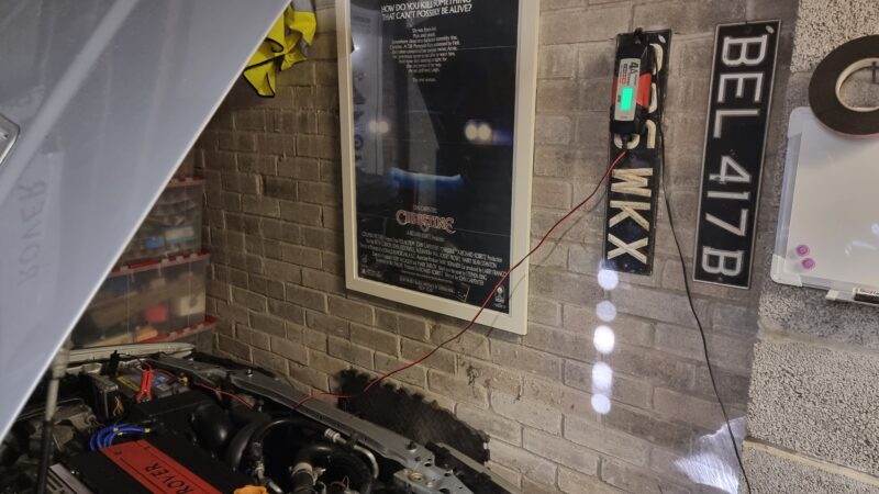 Maypole Caricabatterie Automatico 12V 0,5A – Manutenzione Per Batterie Piombo-acido Fino A 100Ah, Con LED E Protezioni