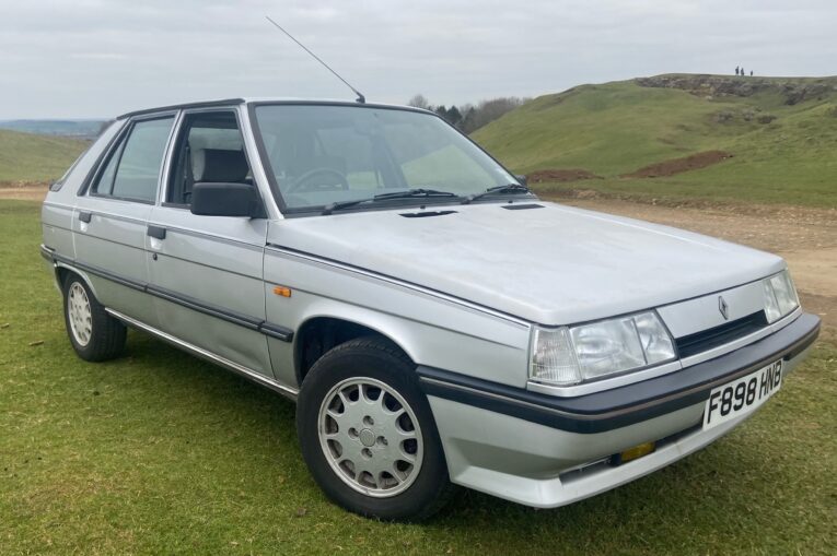 renault 11, 11 txe, renault 11 txe, view to a kill, james bond, project car, classic car, restoration project, motoring, automotive, car and classic, carandclassic.com, retro, classic, barn find,