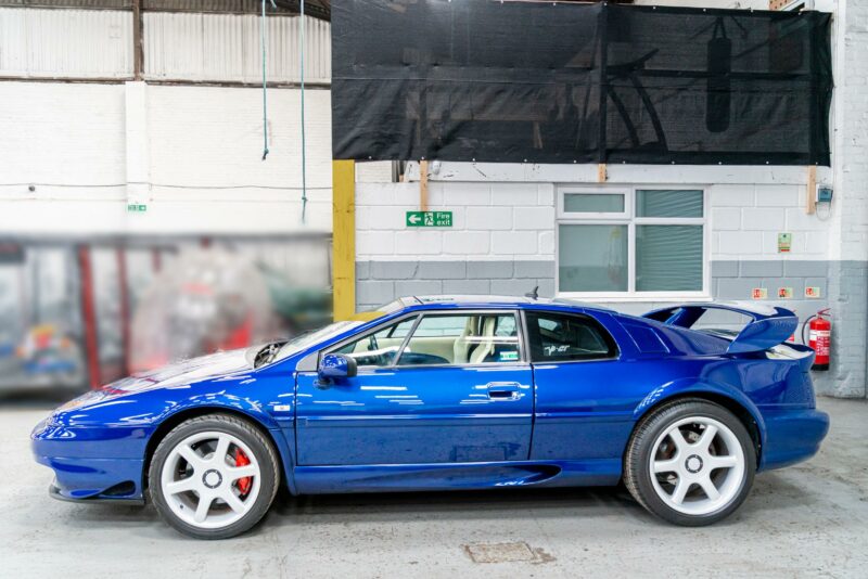 Lotus, Esprit, Lotus Esprit, Lotus Esprit V8 GT, V8, British car, sports car, car and classic, car and classic auctions, carandclassic.co.uk, motoring, automotive, '90s car, auction, motoring, automotive, classic, retro, Giorgetto Giugiaro, Series 4