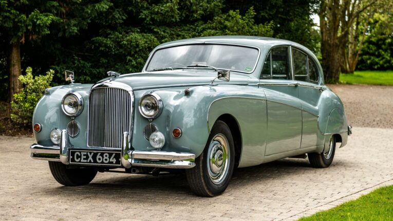 Jaguar Mk IX, Jaguar, Car and Classic, farm find, william lyons, classic jaguar, retro jaguar, biritsh classic, Mk ix jaguar for sale, car and classic auctions, carandclassic.com, motoring, automotive, auction car