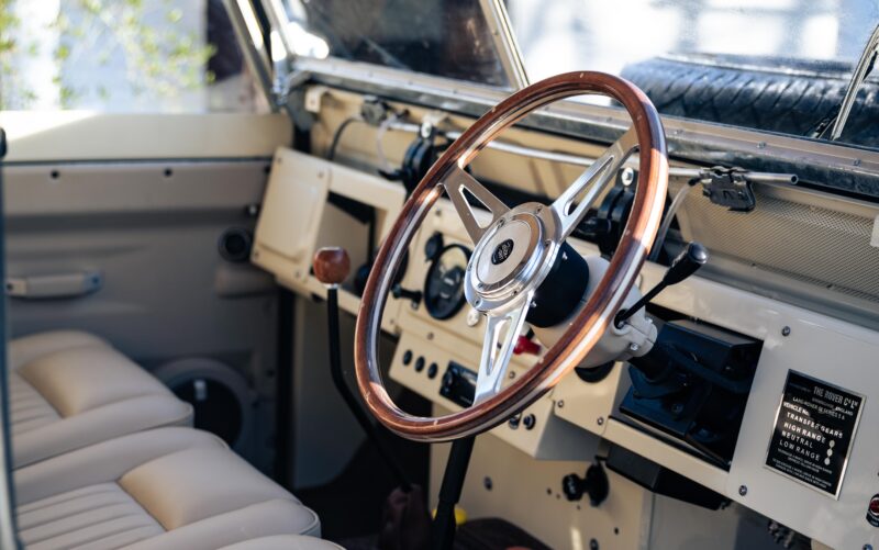 electric land rover, land rover, everrati, everrati land rover, land rover series, series IIa, resto mod, classic ev, motoring, automotive, electric car, classic car, retrocar, car and classic, carandclassic.com, 4x4, ev conversion,