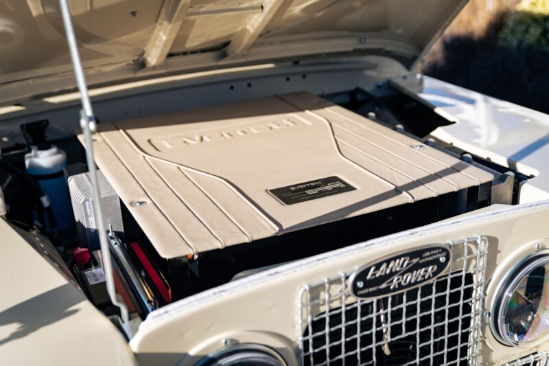 electric land rover, land rover, everrati, everrati land rover, land rover series, series IIa, resto mod, classic ev, motoring, automotive, electric car, classic car, retrocar, car and classic, carandclassic.com, 4x4, ev conversion,