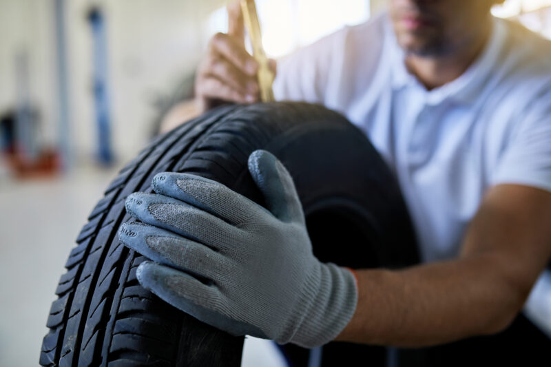 automotive, car repair, carandclassic, carandclassic.co.uk, classic car, DIY, home car repair, home service, motoring, retro car, service, servicing, vehicle maintenance, tyres, tread depth, tyre depth, measuring tread depth, depth gauge, tread depth gauge, tyre depth gauge