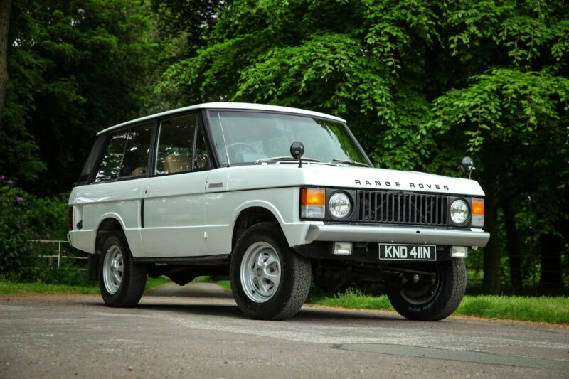 White Land Rover Range Rover 