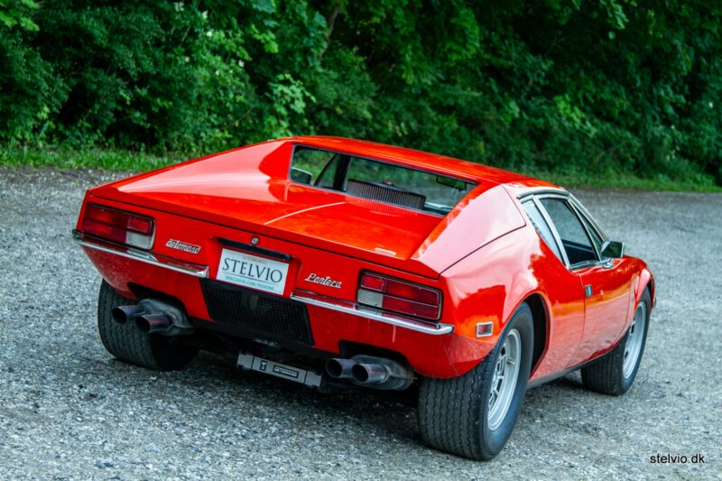 De Tomaso, DeTomaso, coupé, De Tomaso Pantera, Pantera, head to head, Alfa Romeo, Alfa Romeo Montreal, Montreal, Italian car, motoring, automotive, sports car, classic car, car and classic, carandclassic.co.uk, retro, rare, V8, coupé
