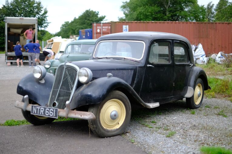 Traction, trction avant, Citroën, Citroën Traction Avant, classic citroen, barn find, traction avant for sale, traction avant project, project car, restoration project, motoring, automotive, car and classic, car and classic auctions, carandclassic.com