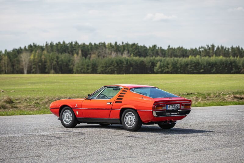 De Tomaso, DeTomaso, coupé, De Tomaso Pantera, Pantera, head to head, Alfa Romeo, Alfa Romeo Montreal, Montreal, Italian car, motoring, automotive, sports car, classic car, car and classic, carandclassic.co.uk, retro, rare, V8, coupé