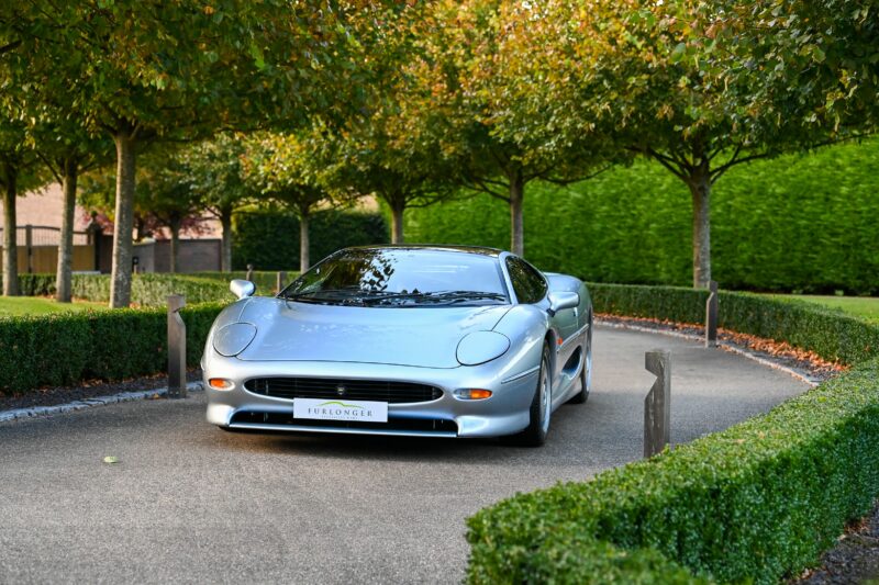 classic car, motoring, automotive, car and classic, carandclassic.co.uk, Jaguar, XJ220, Jaguar XJ220, supercar, British car, retro car, '90s car, V6, twin turbo, Tom Walkinshaw, modern classic, world's fastest car