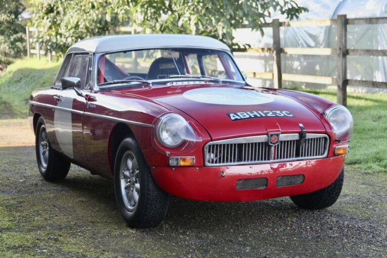 MG, B, MGB, MG B Roadster, competition car, rally car, motorsport, car and classic, car and classic auctions, carandclassic.co.uk, motoring, automotive, British car, auction, vintage, motoring, automotive, classic, retro, '60s car, Sir Stirling Moss, famous car, historic motorsport
