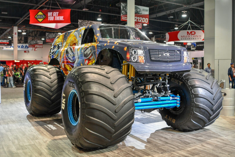 SEMA, Las Vegas, American car show, automotive, Car and Classic, carandclassic.co.uk, classic car, Specialty Equipment Market Association, car culture, supercar, hypercar, modified car, motoring, retro car, classic car show, Las Vegas Convention Centre, V8, pickup truck, EV, custom car