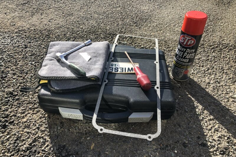 automotive, car repair, carandclassic, carandclassic.co.uk, classic car, DIY, home car repair, home service, motoring, retro car, service, servicing, vehicle maintenance, valve cover gasket, rocker cover gasket, oil leak, cylinder head