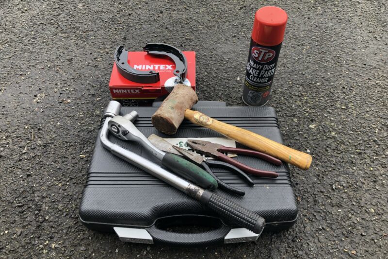 automotive, car repair, carandclassic, carandclassic.co.uk, carandclassic.com, classic car, DIY, home car repair, home service, motoring, retro car, service, servicing, vehicle maintenance, brakes, brake discs, braking system, brake shoes, drum brakes