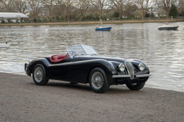 https://www.carandclassic.com/auctions/1952-jaguar-xk120-roadster-8Epov4