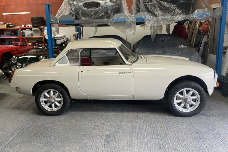 B, MG, MGB, B-Series, project car, restoration project, motoring, automotive, car and classic, carandclassic.co.uk, carandclassic.com, retro, classic, retro, '60s car, British car, roadster, convertible, Bruce McLaren, McLaren, Bruce McLaren Racing, famous car, classic MG for sale, MGB for sale, track car, motorsport