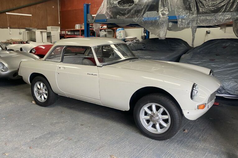 B, MG, MGB, B-Series, project car, restoration project, motoring, automotive, car and classic, carandclassic.co.uk, carandclassic.com, retro, classic, retro, '60s car, British car, roadster, convertible, Bruce McLaren, McLaren, Bruce McLaren Racing, famous car, classic MG for sale, MGB for sale, track car, motorsport