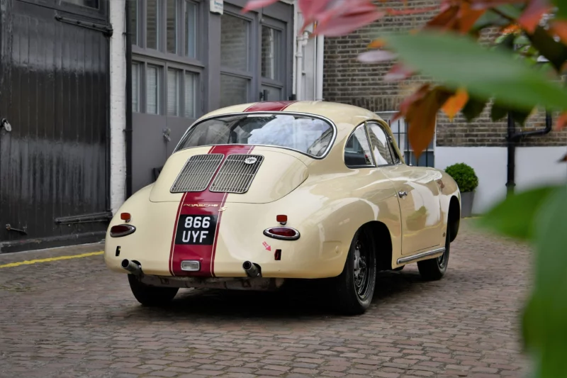 Alfa Romeo, Spider, Alfa Romeo Spider, Duetto, Pininfarina, head to head, Porsche, 356, Porsche 356, Porsche 356B, Italian car, German car, turbo, motoring, automotive, sports car, classic car, car and classic, carandclassic.co.uk, carandclassic.com, retro, classic Alfa Romeo for sale, classic Porsche for sale