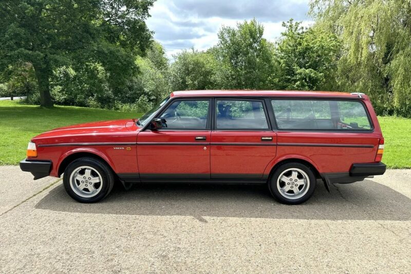 classic car, motoring, automotive, car and classic, carandclassic.co.uk, carandclassic.com, Volvo, 240, Volvo 240, retro, classic Volvo for sale, Volvo 240 for sale, Volvo estate, classic, '70s car, estate car for sale, Volvo 240 GLT, Volvo wagon, RFH Classics, 240 GLT