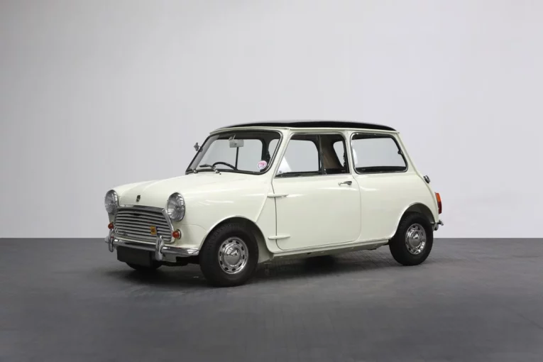 classic car, motoring, automotive, car and classic, carandclassic.co.uk, carandclassic.com, Mini, Morris, BMC, Morris Mini Cooper, MkII, Cooper, Mini Cooper, retro, British car, icon, '60s car, classic Mini for sale, Mini Cooper for sale, Ranmore Fine Motor Cars Ltd, concours, restoration