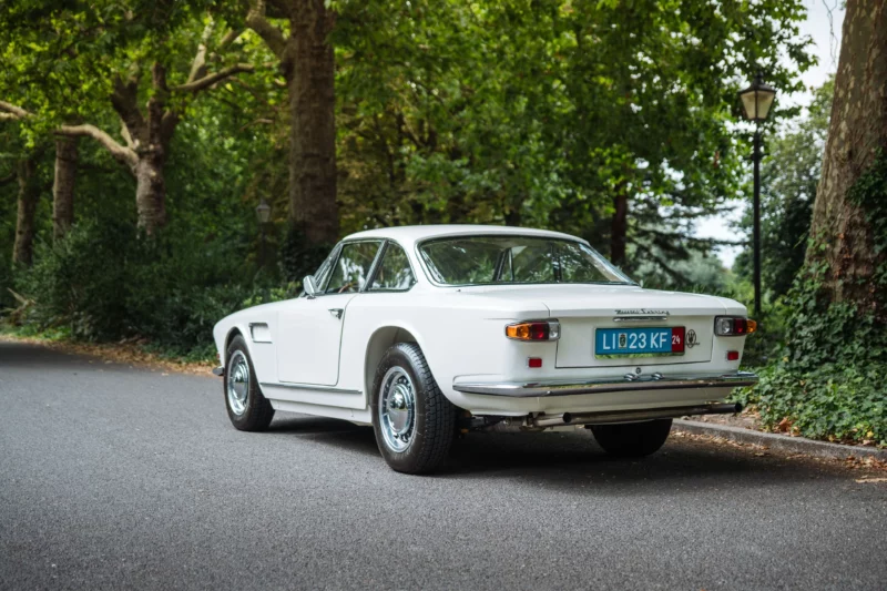 Maserati, Sebring, Maserati Sebring Series II, Jaguar, E-Type,Jaguar E-Type Series 2, head to head, British car, Italian car, sports car, grand tourer, motoring, automotive, classic car, car and classic, carandclassic.co.uk, carandclassic.com, retro, classic Maserati for sale, classic Jaguar for sale, Jaguar E-Type for sale, Maserati Sebring for sale' 60s car