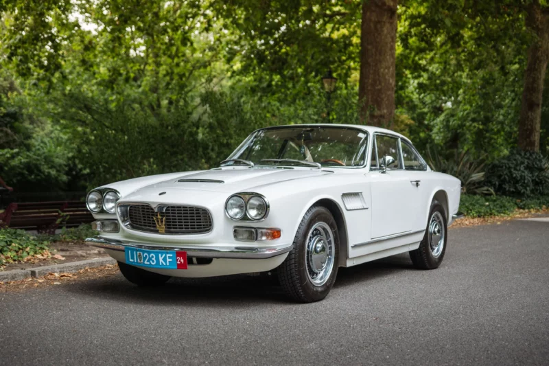 Maserati, Sebring, Maserati Sebring Series II, Jaguar, E-Type,Jaguar E-Type Series 2, head to head, British car, Italian car, sports car, grand tourer, motoring, automotive, classic car, car and classic, carandclassic.co.uk, carandclassic.com, retro, classic Maserati for sale, classic Jaguar for sale, Jaguar E-Type for sale, Maserati Sebring for sale' 60s car