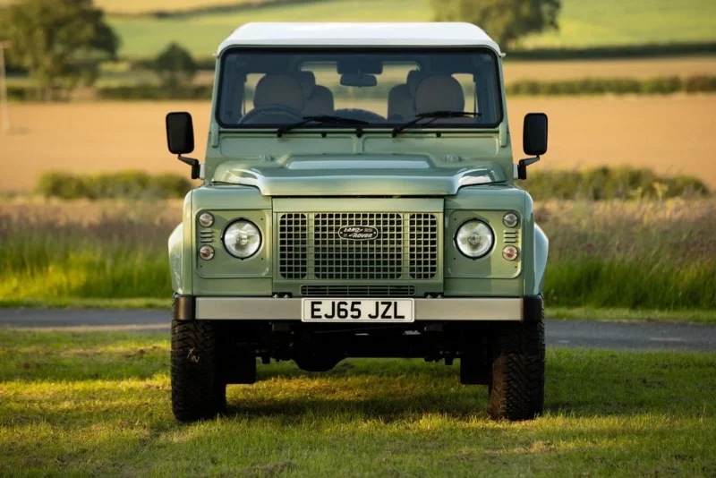 Land Rover, Defender, Heritage Edition, 4x4, off-roader, Defender 90, special edition, rare car, car and classic, car and classic auctions, carandclassic.co.uk, carandclassic.com, British car, automotive, auction, motoring, classic, retro, collectible car, modern classic, classic Land Rover for sale, Defender for sale, Land Rover Heritage Edition
