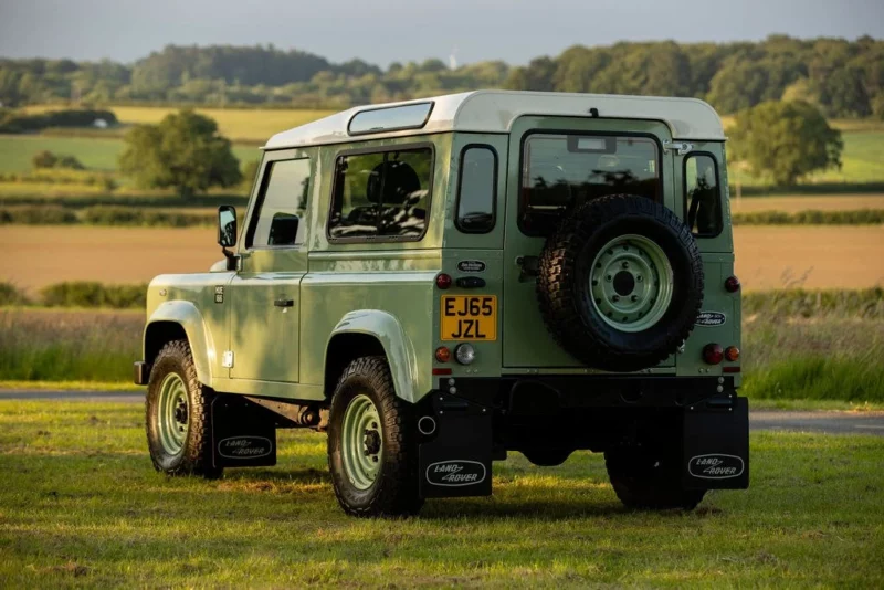 Land Rover, Defender, Heritage Edition, 4x4, off-roader, Defender 90, special edition, rare car, car and classic, car and classic auctions, carandclassic.co.uk, carandclassic.com, British car, automotive, auction, motoring, classic, retro, collectible car, modern classic, classic Land Rover for sale, Defender for sale, Land Rover Heritage Edition