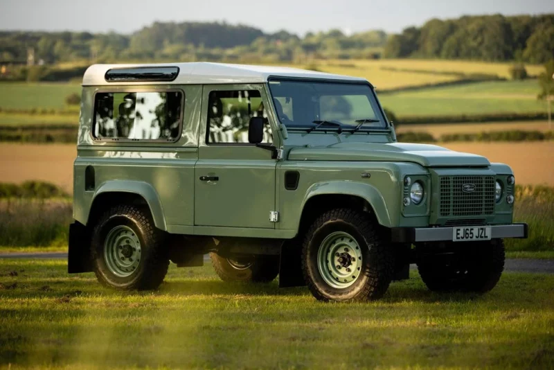 Land Rover, Defender, Heritage Edition, 4x4, off-roader, Defender 90, special edition, rare car, car and classic, car and classic auctions, carandclassic.co.uk, carandclassic.com, British car, automotive, auction, motoring, classic, retro, collectible car, modern classic, classic Land Rover for sale, Defender for sale, Land Rover Heritage Edition