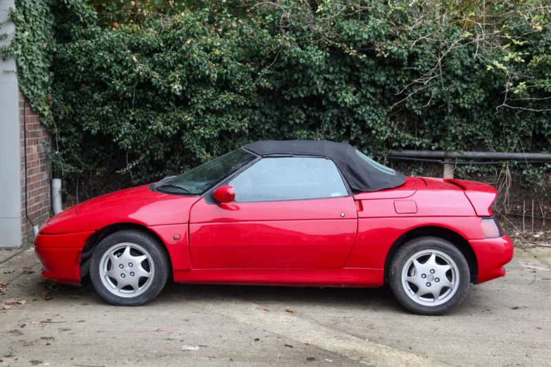 Lotus, Elan, M100, Lotus Elan M100, project car, restoration project, motoring, automotive, car and classic, carandclassic.co.uk, carandclassic.com, retro, classic, '90s car, British Car, Lotus Elan for sale, classic Lotus for sale, rare car, sports car, Colin Chapman