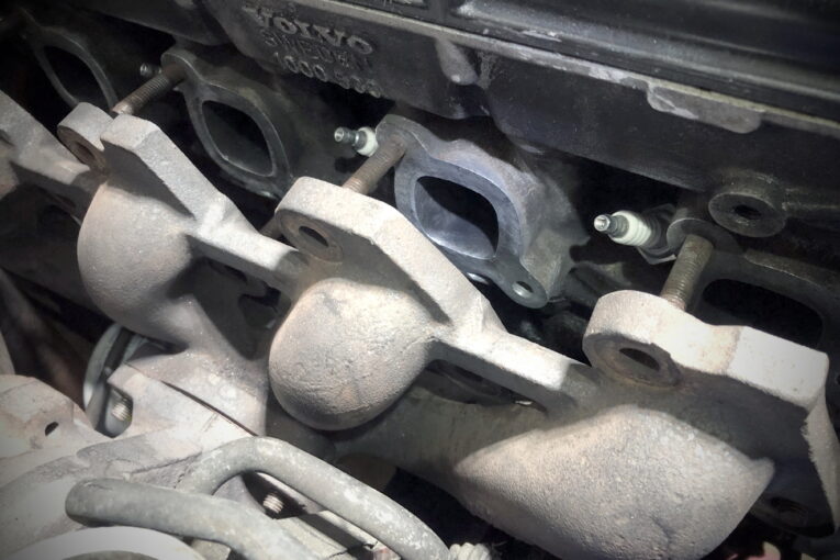 automotive, car repair, carandclassic, carandclassic.co.uk, carandclassic.com, classic car, DIY, home car repair, home service, motoring, retro car, service, servicing, vehicle maintenance, exhaust, exhaust pipe, exhaust system, exhaust manifold, gasket, exhaust manifold gasket, classic car repair, guide, how to