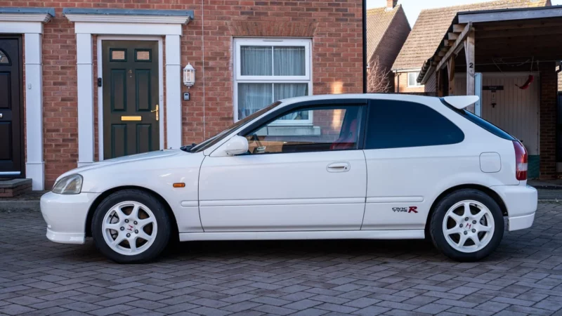 Honda, Civic, Type R, EK9, car and classic, car and classic auctions, carandclassic.co.uk, carandclassic.com, Japanese car, VTEC, automotive, auction, motoring, classic, retro, collectible car, classic Honda for sale, Honda Civic Type R for sale, Type R for sale, 2000s car, noughties car, rare car, JDM, JDM cars for sale