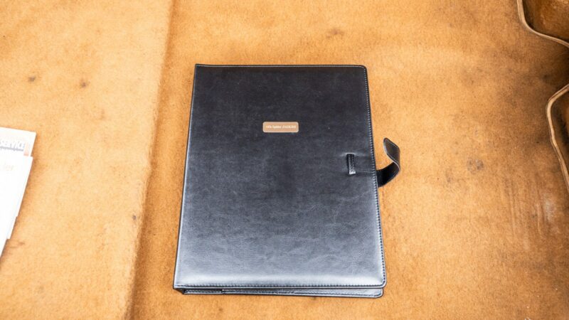 Classic car history file folder