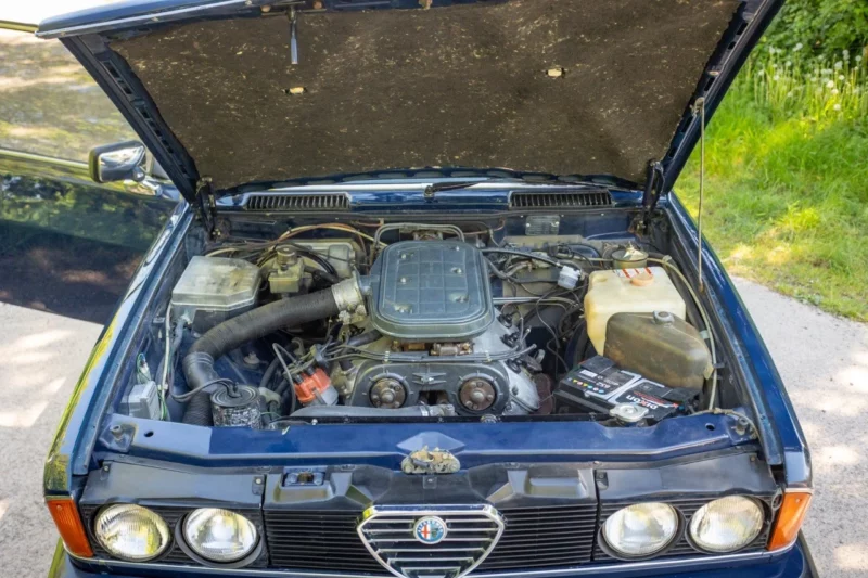 Alfa Romeo 6 engine ay