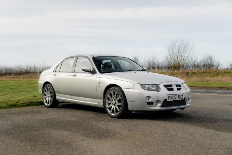 Silver MG ZT 250 V8
